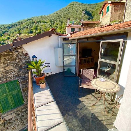 Iconic Italian Townhouse W Rooftop Terrace & Mountain View, פיניה מראה חיצוני תמונה
