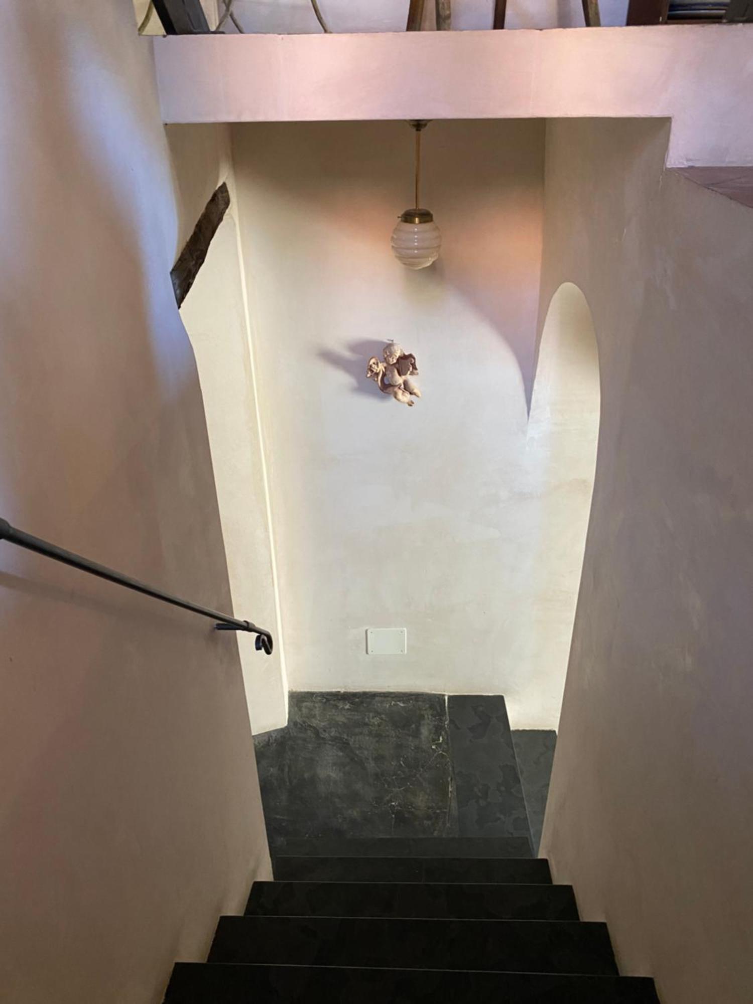 Iconic Italian Townhouse W Rooftop Terrace & Mountain View, פיניה מראה חיצוני תמונה