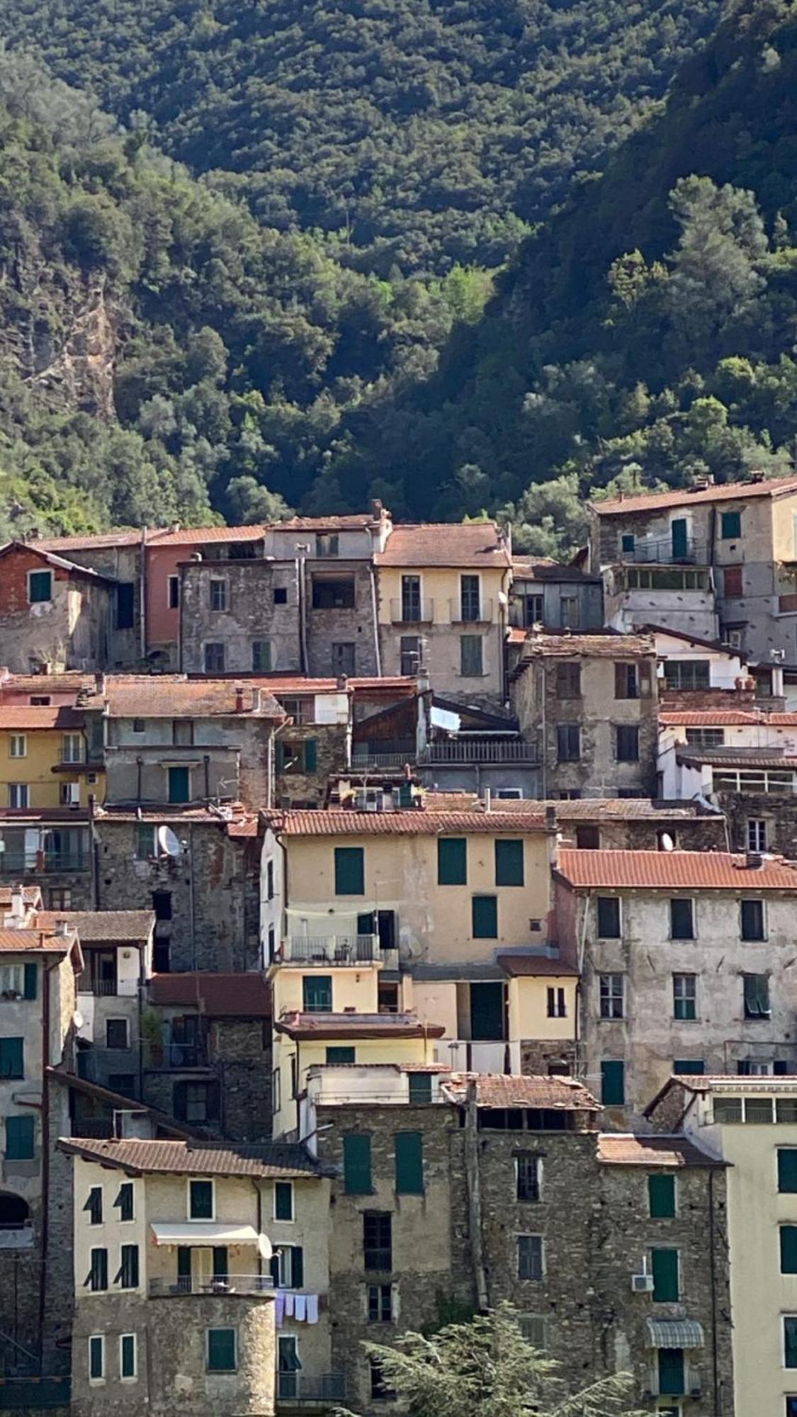 Iconic Italian Townhouse W Rooftop Terrace & Mountain View, פיניה מראה חיצוני תמונה